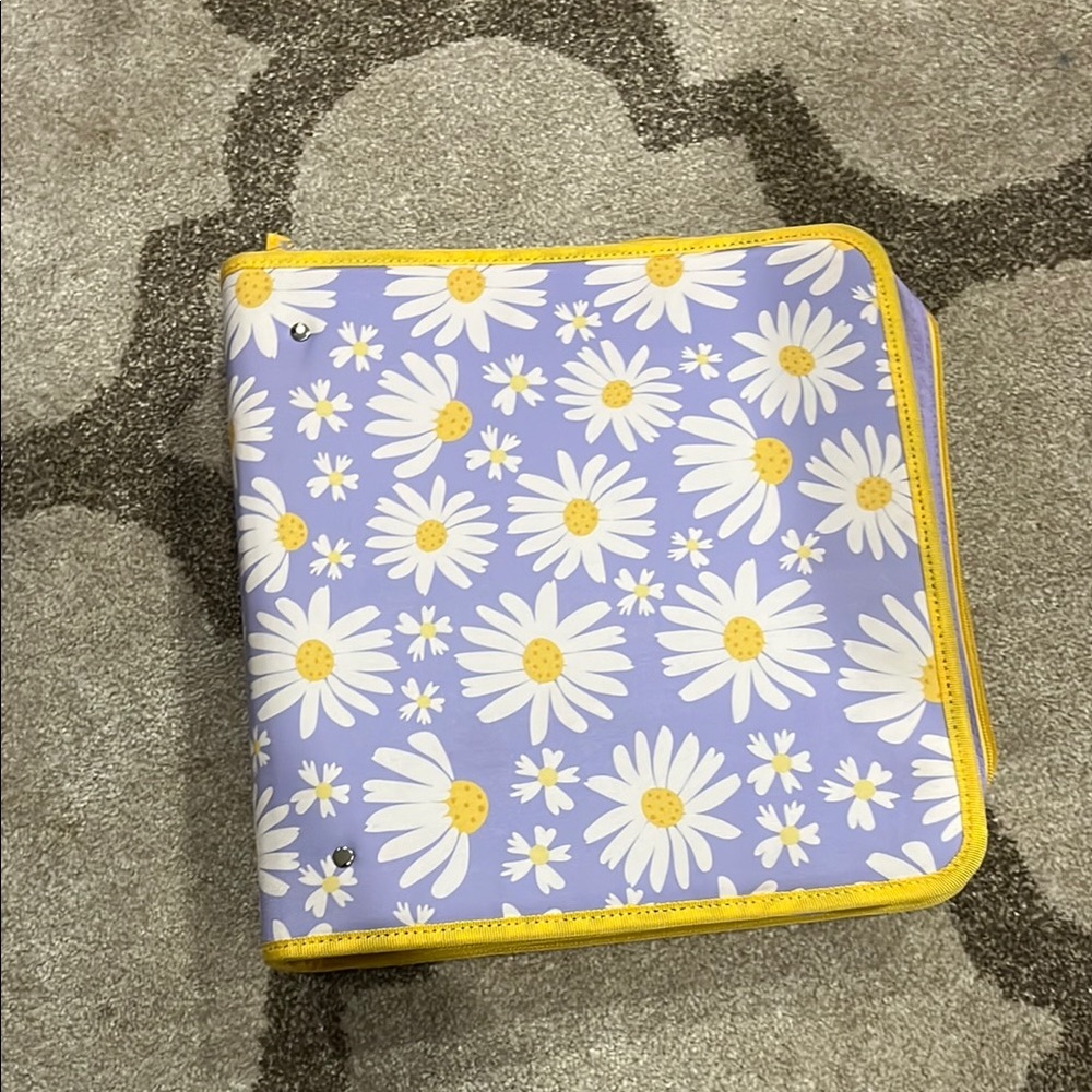 Floral Daisy Binder with Yellow Trim